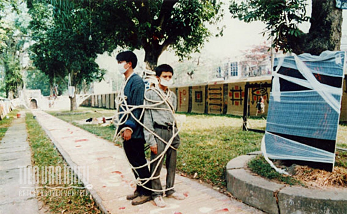 Không gian nghệ thuật, Nguyễn Văn Tiến – Trần Anh Quân (1997)